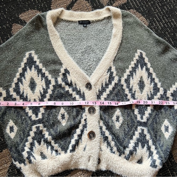 Like New, Soft Aztec Button Up Cardigan - Picture 8 of 9